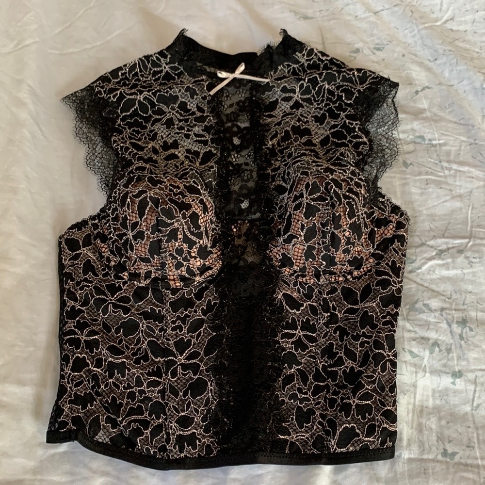 New without tag Victoria Secret bra top size 34B